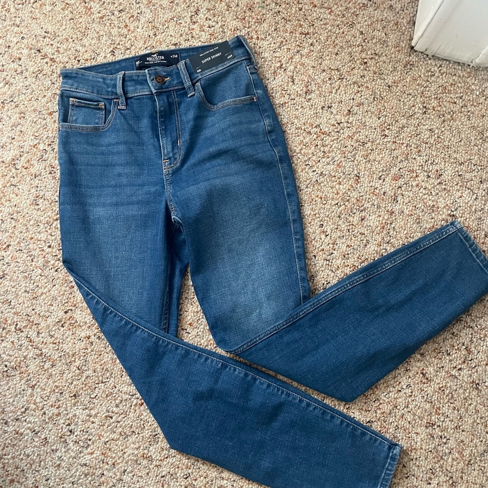 Hollister Women's Skinny Jeans in Classic Blue